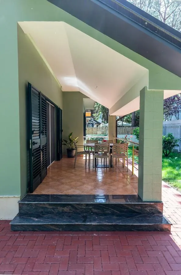 Forest Cottage - Middle Of Forest & Near The Beach Golem  0*, Golem (Tirana) Albania
