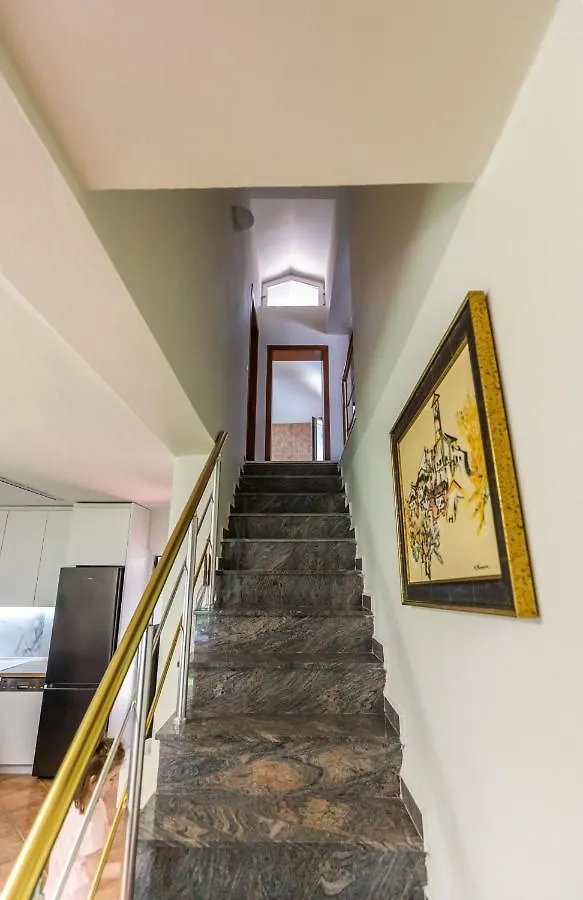 Forest Cottage - Middle Of Forest & Near The Beach Golem  Villa