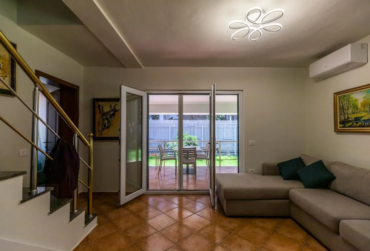 Villa Forest Cottage - Middle Of Forest & Near The Beach Golem