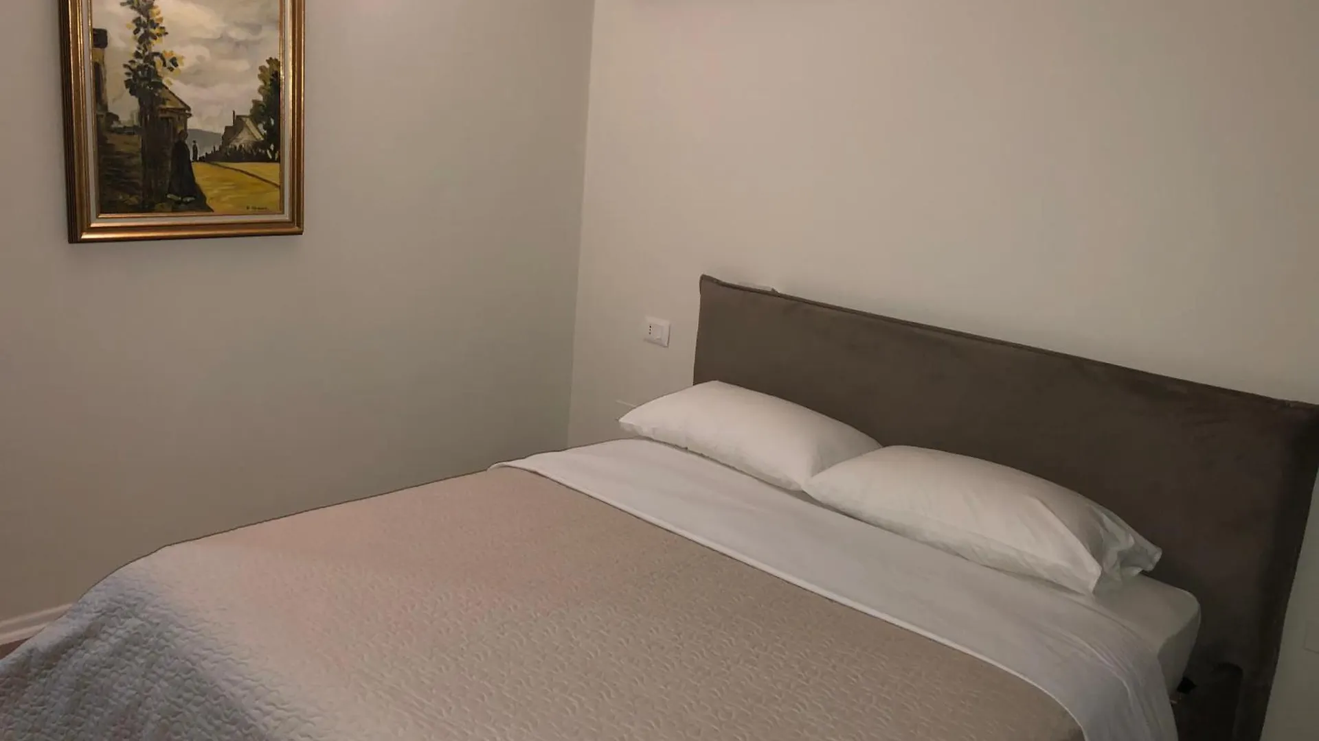 Forest Cottage - Middle Of Forest & Near The Beach Golem  0*, Golem (Tirana) Albania